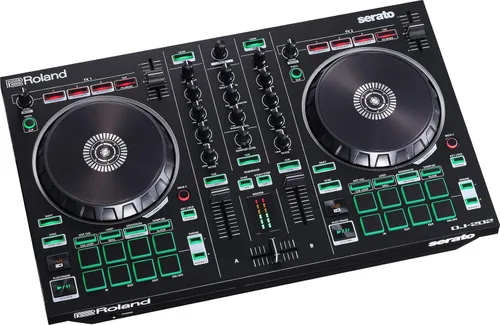Vista 2 de Roland DJ-202 Paquete de controlador DJ con soporte, auriculares y paño de pulido Austin Bazaar