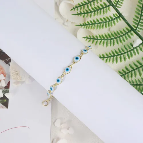 Vista 6 de HUASAI Pulsera de mal de ojo para mujer, delicada pulsera de ojo de la suerte chapada en oro de 14 quilates, bonita pulsera de cuentas para niñas