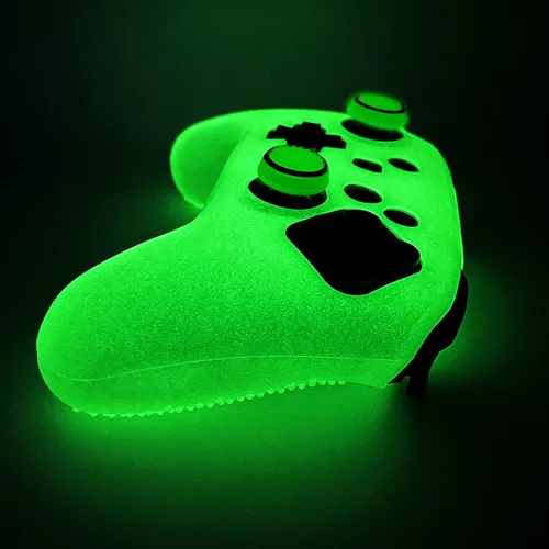 Vista 3 de HLRAO Controller Skins - Funda protectora de silicona que brilla en la oscuridad para Nintendo Switch Pro Controller + 6 Grips Accesorios que