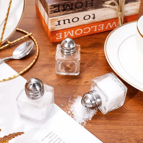 Vista 4 de Whaline 30 mini saleros y pimenteros de vidrio con etiquetas, botella transparente, tarro de condimentos, cubo de vidrio, coctelera de especias