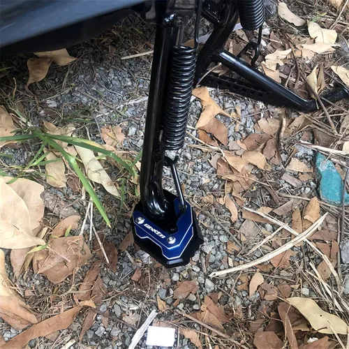 Vista 3 de Tablero de extensión Accesorios de motocicleta CNC Soporte lateral Ampliar extensión y válvula de neumático tapas de aire para Suzuki GIXXER 250 SF