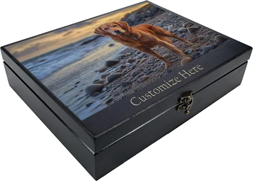 Vista 8 de WE Games Caja del tesoro grabada personalizada con tapa y pestillo de latón, color negro teñido