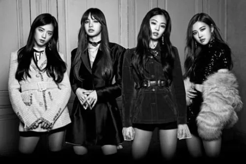 Vista 3 de BLACKPINK - [Cuadrado arriba] 1er Mini álbum Random Ver CD+Folleto+PhotoCard+SelfieCard+Letra Lennticular+Postal K-POP Sellado