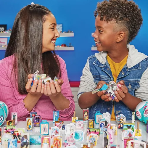 Vista 7 de ZURU Store & Display 30 Minis - Funda para coleccionista de Mini Brands de Disney 5 Surprise Series 2, viene con 5 exclusivos Mini's Mystery Real