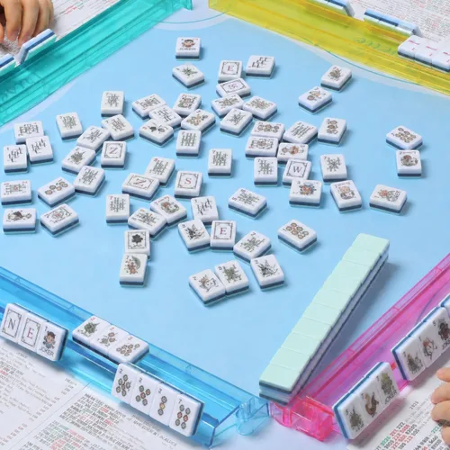 Vista 3 de American Mahjong Set, 160 piezas de 4 capas de acrílico Mahjong Verde claro