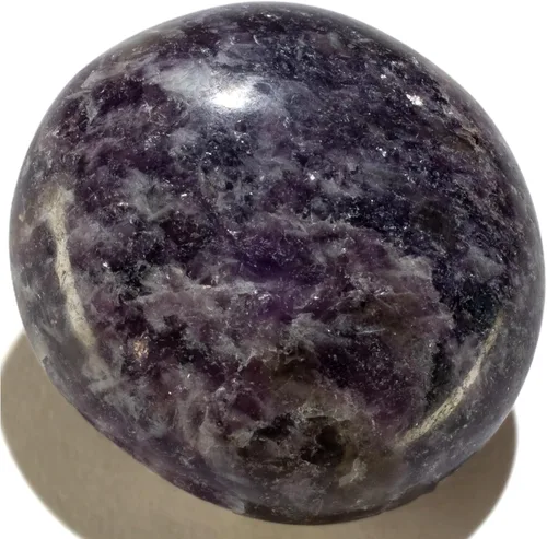 Vista 28 de KALIFANO Palm Stone with Healing & Calming Effects - AAA+ Grade High Energy Worry Stone with Information Card - Reiki Crystal Used for Courage