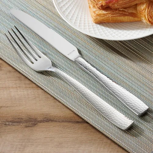 Vista 8 de Hudson Essentials Juego de cubiertos martillados de acero inoxidable 18/10 de 20 piezas, servicio para 4 personas (juego de 20 piezas)