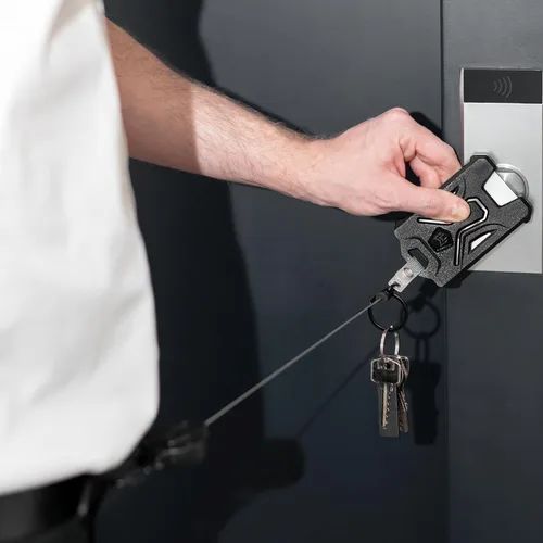 Vista 5 de MNGARISTA Soporte retráctil para insignia, mosquetón resistente, carrete de insignia, tarjetero táctico de identificación con 31.5 pulgadas