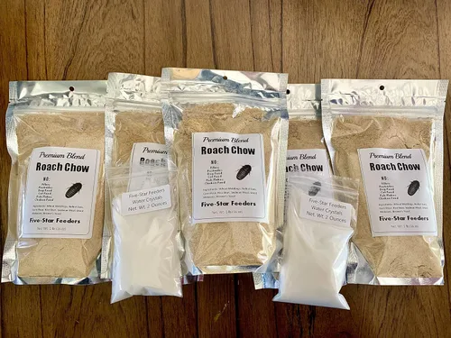 Combos prémium de cristal de cucaracha/grillo y agua por comederos de cinco estrellas (5 libras de cucaracha Chow y 4 oz. Cristales de agua)