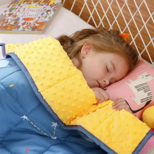 Vista 15 de Uttermara Manta con peso de 3 libras, forro polar minky ultra acogedor y lado de algodón con patrones de dibujos animados, manta pesada reversible