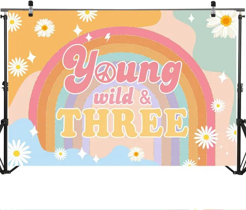 Vista 3 de Mocsicka Groovy Three - Fondo de 3 con texto en inglés "Young Wlid and Three Boho Rainbow Girls" para cumpleaños de tercer cumpleaños, diseño