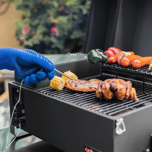 Vista 7 de ONLYFIRE GRILLS Parrilla Ahumadora de Pellets de Madera para BBQ con Sonda de Carne, Área de Cocción de 2 Niveles, Estufa Portátil de Mesa