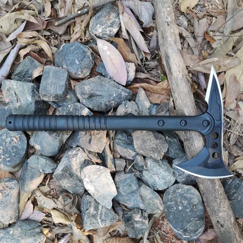 Vista 2 de DOOM BLADE Hacha de camping con vaina de nylon, Hacha Tomahawk vikinga forjada de acero al carbono de alta calidad, Hacha de camping portátil