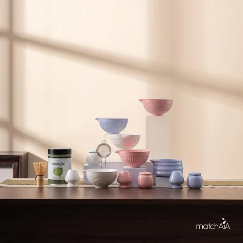 Vista 9 de Juego de batidor de matcha, cuenco de cerámica, batidor de bambú con soporte, tamiz, cuchara Schima, soporte para cuchara y toalla de té, kit