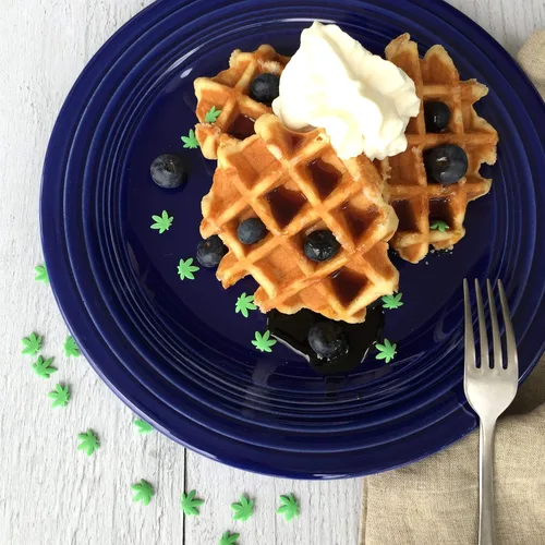 Vista 5 de The Sugar Lab Gránulos de hojas de cáñamo – Decoraciones comestibles de fiesta de marihuana – sin CBD y THC – Decoración de pasteles y cobertura