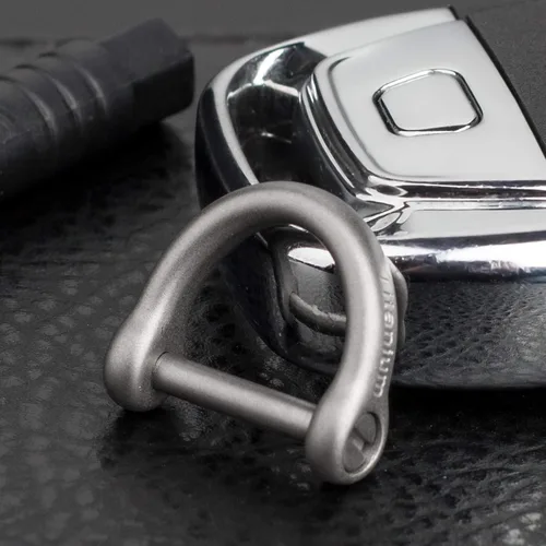 Vista 6 de TISUR Anillos en D de titanio con grillete de tornillo, llaveros en forma de U, herramientas para llaves de automóvil, hebilla de cuero para Mate