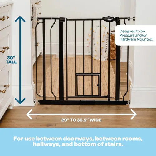 Vista 2 de Carlson Puerta para mascotas extra ancha de paso con puerta pequeña para mascotas, incluye kit de extensión de 4 pulgadas, kit de montaje a presión