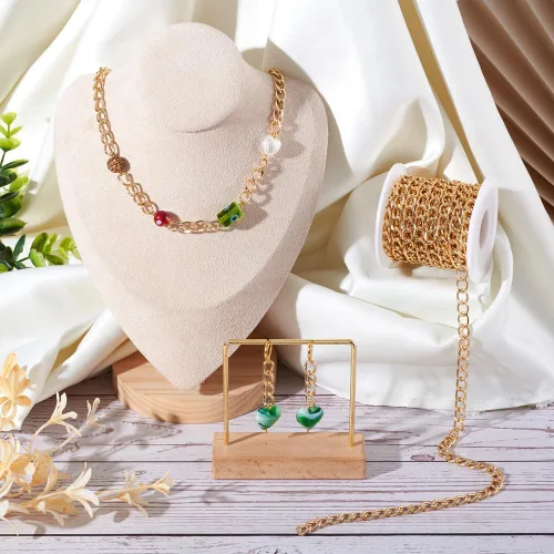 Vista 2 de Pandahall - Cadena de eslabones de aluminio de 16.4 ft/5 yardas, color dorado claro, cadena de cruz torcida con carrete para hacer joyas