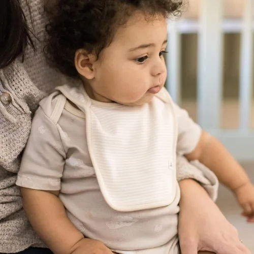 Vista 3 de Burt's Bees Baby Baberos unisex para bebé, trapos de baba de hombro de solapa, 100% algodón orgánico con baberos absorbentes de toalla de rizo